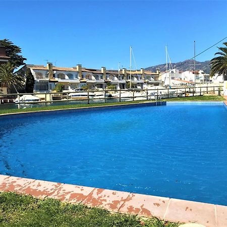 Apartamento En Roses Con Vistas Al Canal Y Piscina 外观 照片