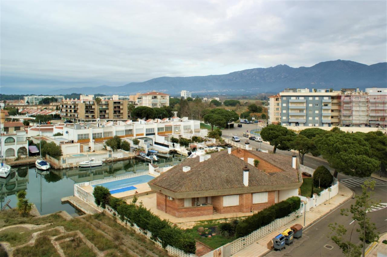 Apartamento En Roses Con Vistas Al Canal Y Piscina公寓 外观 照片