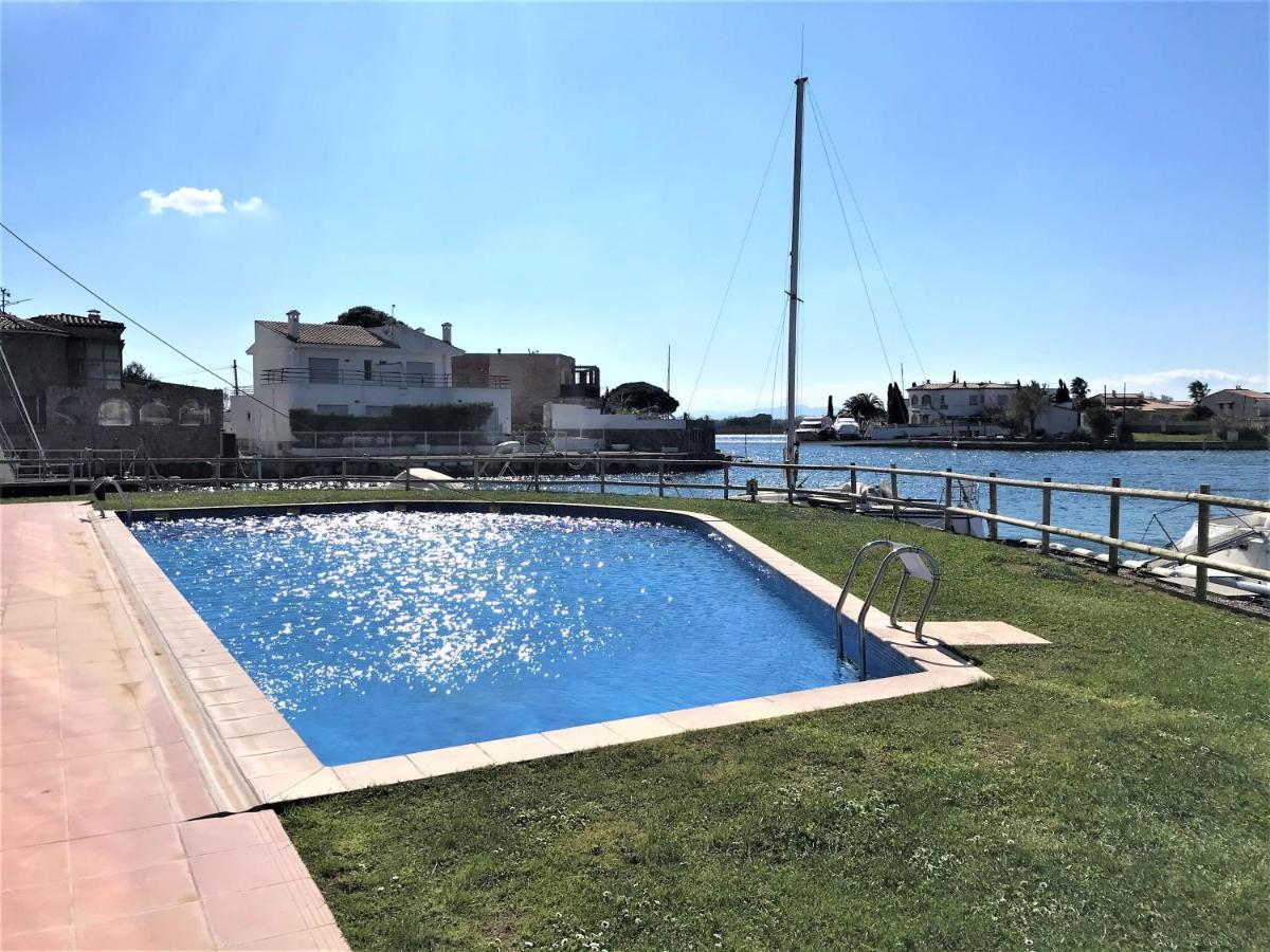 Apartamento En Roses Con Vistas Al Canal Y Piscina公寓 外观 照片