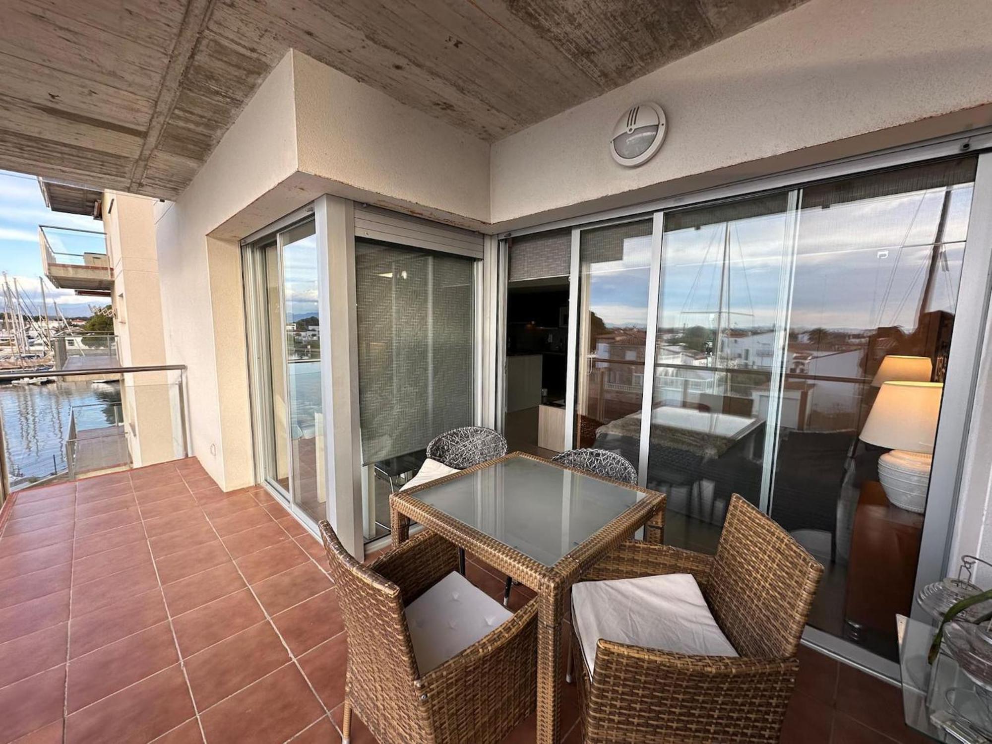 Apartamento En Roses Con Vistas Al Canal Y Piscina 外观 照片