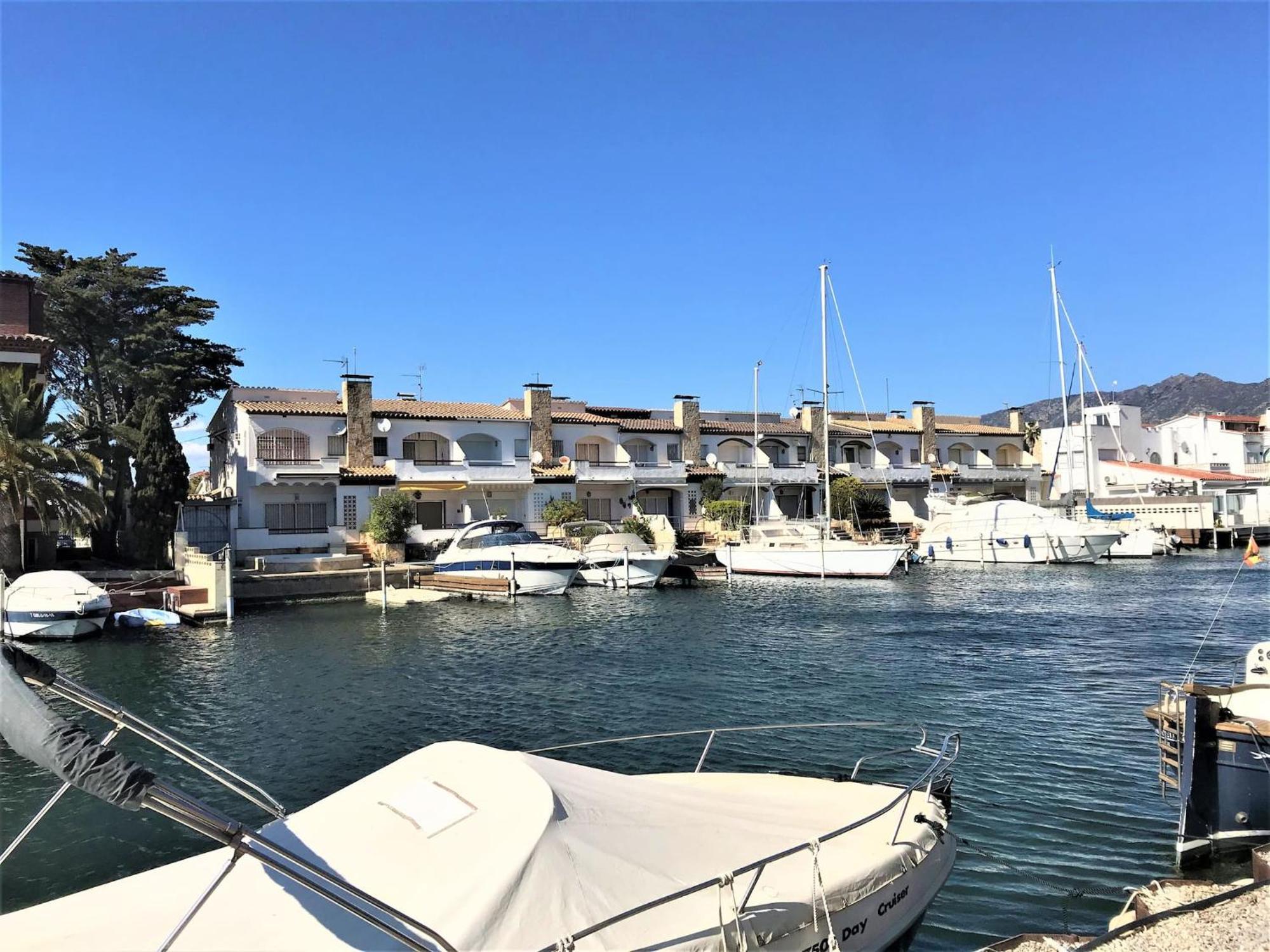 Apartamento En Roses Con Vistas Al Canal Y Piscina 外观 照片