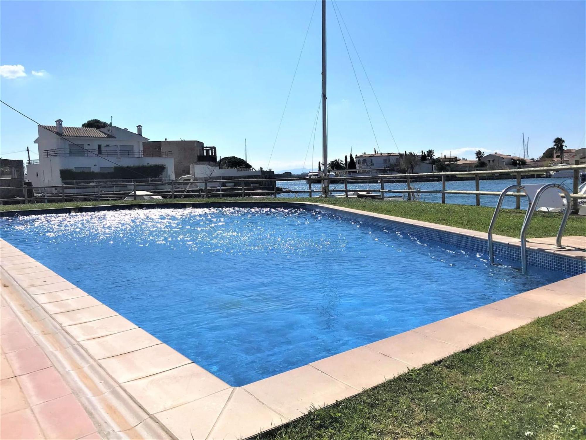 Apartamento En Roses Con Vistas Al Canal Y Piscina 外观 照片
