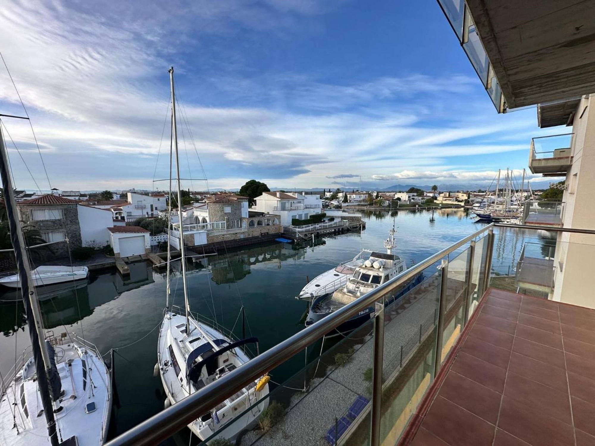 Apartamento En Roses Con Vistas Al Canal Y Piscina 外观 照片