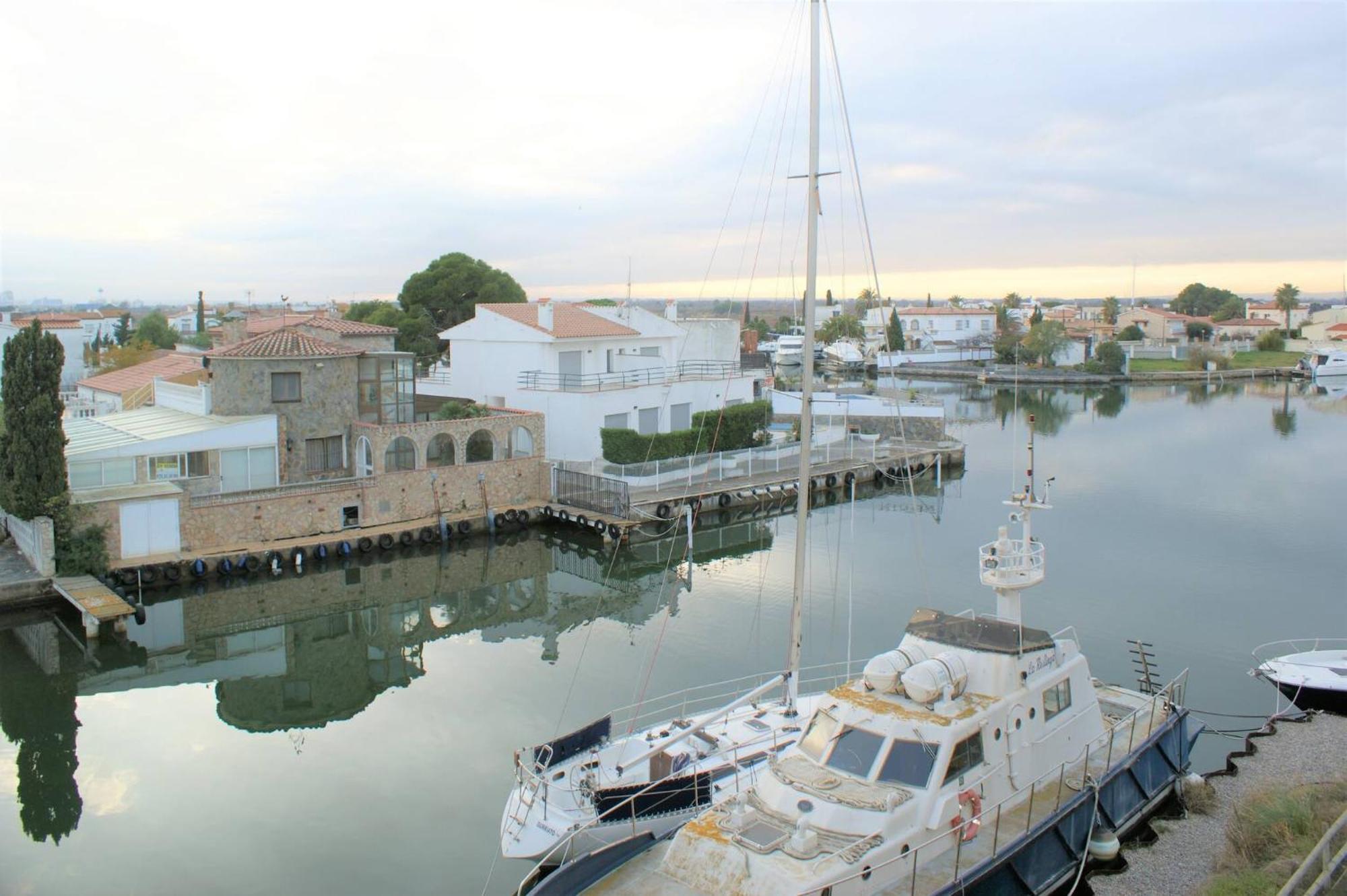 Apartamento En Roses Con Vistas Al Canal Y Piscina 外观 照片