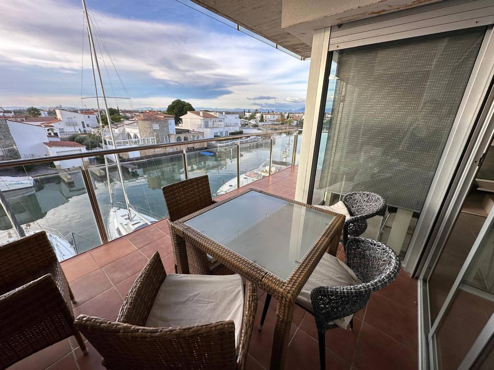 Apartamento En Roses Con Vistas Al Canal Y Piscina 外观 照片